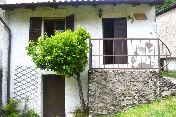 Casa Semindipendente Torno