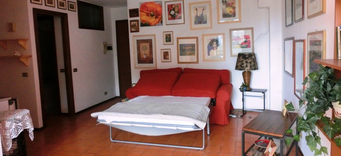 Serina Bagnella grazioso monolocale con comodo box auto Serina