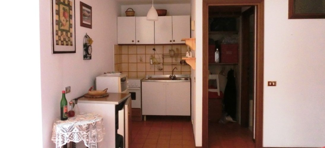 Serina Bagnella grazioso monolocale con comodo box auto Serina