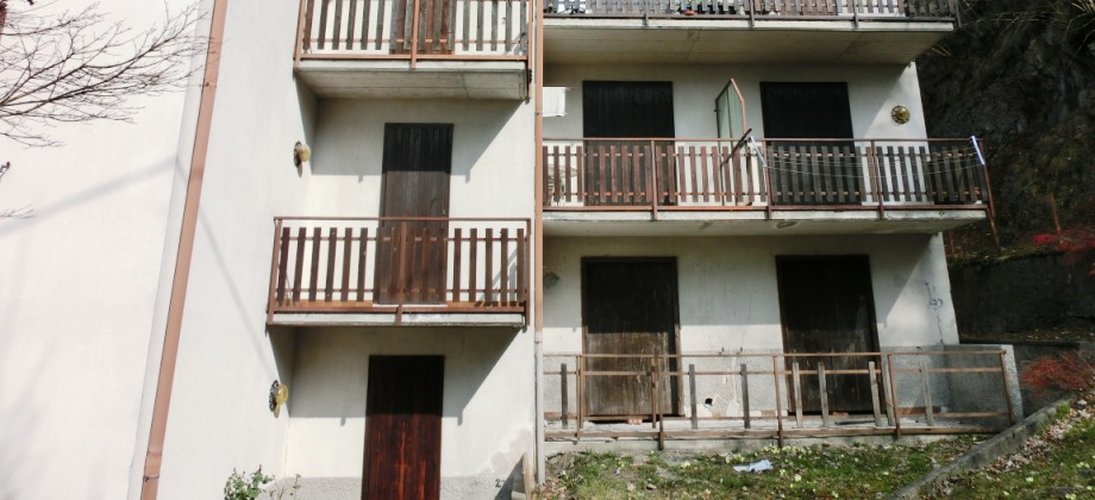 Serina Bagnella grazioso monolocale con comodo box auto