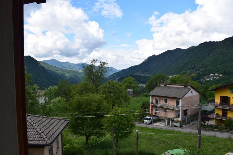 Costa Serina panoramica casetta montana con giardino privato Costa Serina