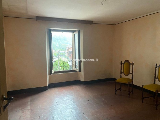 POSIZIONE CENTRALE E SERVITA!!!! Val Brembilla