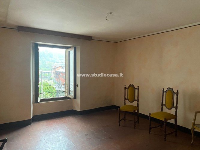 POSIZIONE CENTRALE E SERVITA!!!! Val Brembilla