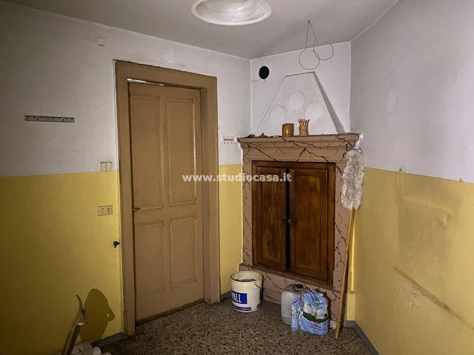 POSIZIONE CENTRALE E SERVITA!!!! Val Brembilla