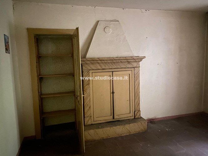 POSIZIONE CENTRALE E SERVITA!!!! Val Brembilla