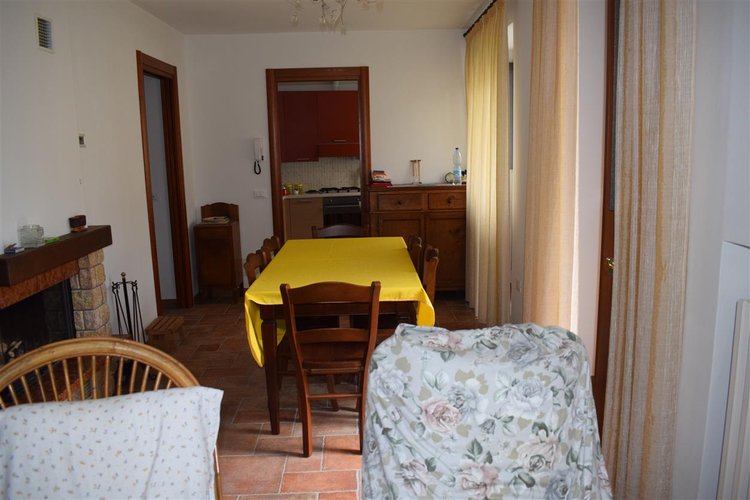 Oltre il Colle centralissimo fabbricato storico ristrutturato con area di pertinenza Oltre il Colle