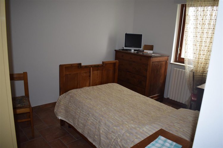 Oltre il Colle centralissimo fabbricato storico ristrutturato con area di pertinenza Oltre il Colle