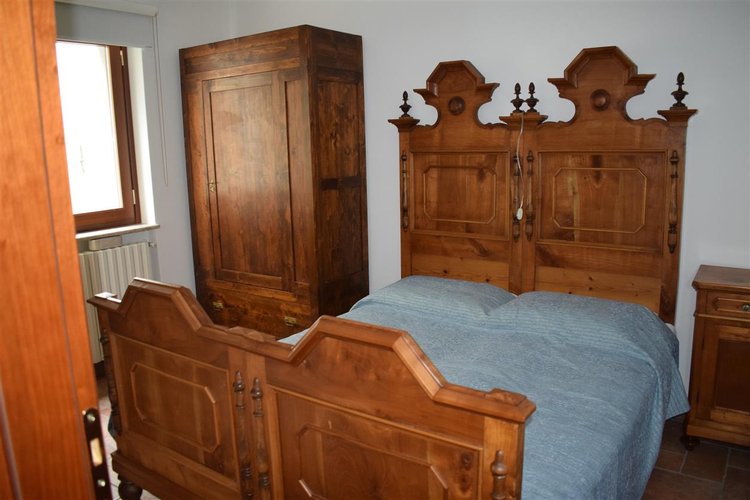 Oltre il Colle centralissimo fabbricato storico ristrutturato con area di pertinenza Oltre il Colle