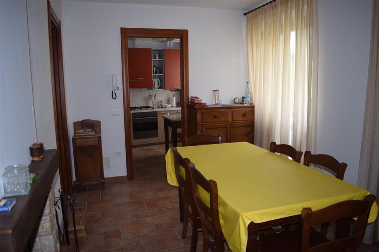 Oltre il Colle centralissimo fabbricato storico ristrutturato con area di pertinenza Oltre il Colle