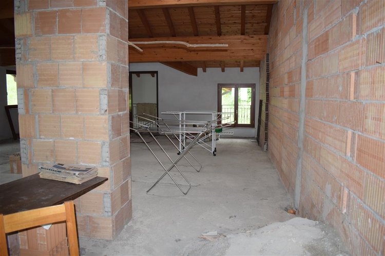 Oltre il Colle centralissimo fabbricato storico ristrutturato con area di pertinenza Oltre il Colle