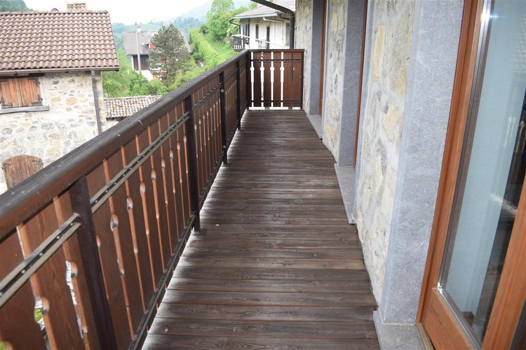 Oltre il Colle centralissimo fabbricato storico ristrutturato con area di pertinenza Oltre il Colle