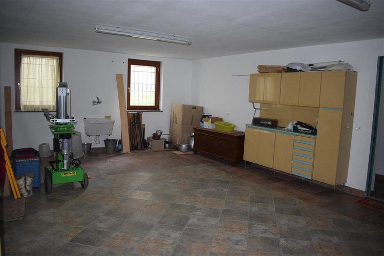 Oltre il Colle centralissimo fabbricato storico ristrutturato con area di pertinenza Oltre il Colle