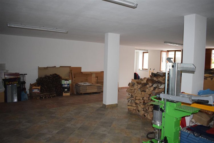 Oltre il Colle centralissimo fabbricato storico ristrutturato con area di pertinenza Oltre il Colle