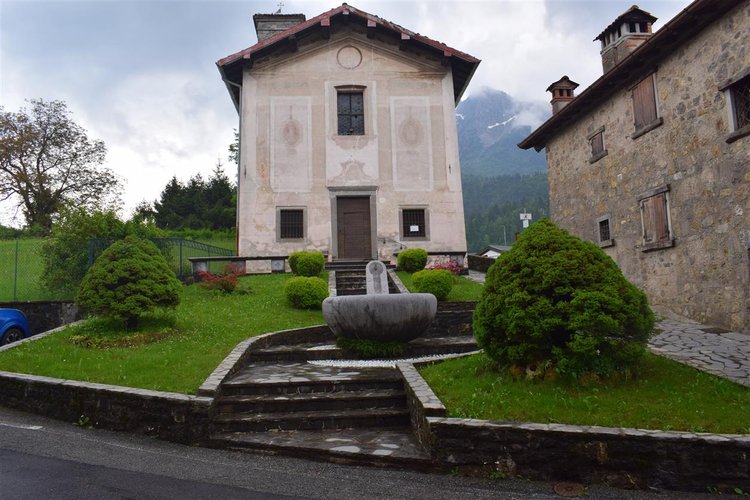 Oltre il Colle centralissimo fabbricato storico ristrutturato con area di pertinenza Oltre il Colle