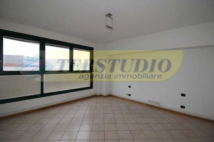 Capannone Industriale Bottanuco