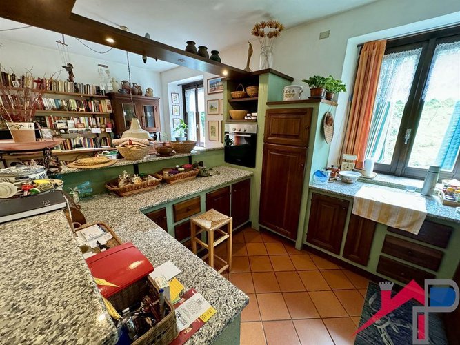 Porzione di rustico con terreno Pontida