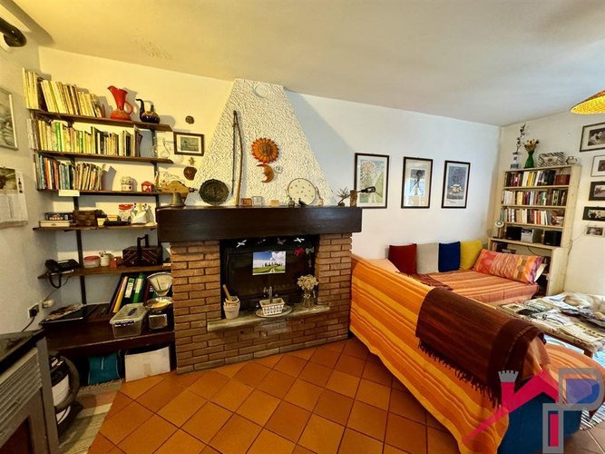 Porzione di rustico con terreno Pontida