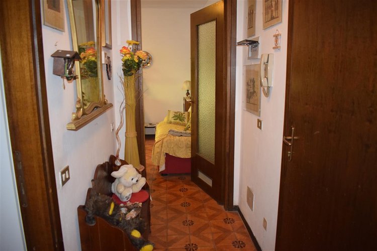 Algua in frazione Frerola grazioso bilocale con giardino piantumato Algua