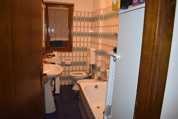 Algua in frazione Frerola grazioso bilocale con giardino piantumato Algua