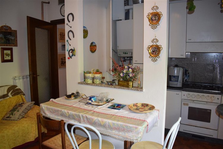 Algua in frazione Frerola grazioso bilocale con giardino piantumato Algua