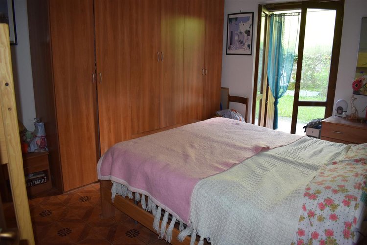 Algua in frazione Frerola grazioso bilocale con giardino piantumato Algua