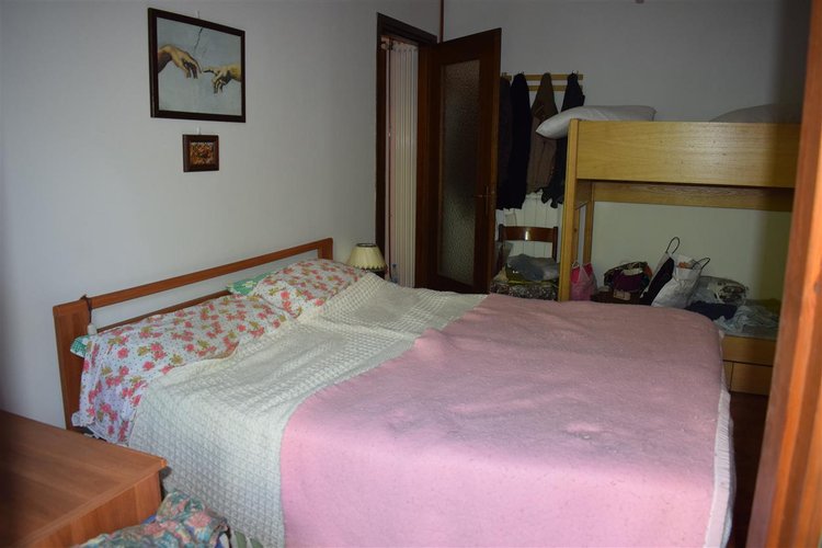 Algua in frazione Frerola grazioso bilocale con giardino piantumato Algua