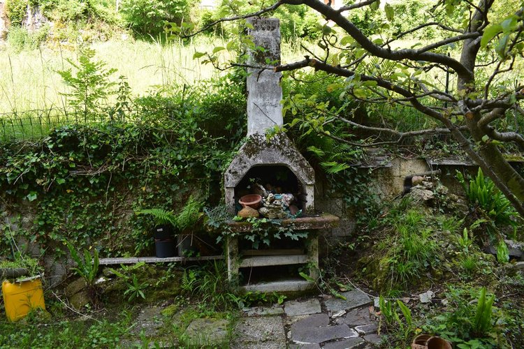 Algua in frazione Frerola grazioso bilocale con giardino piantumato Algua