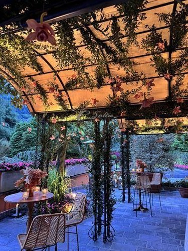 Locale Commerciale Como