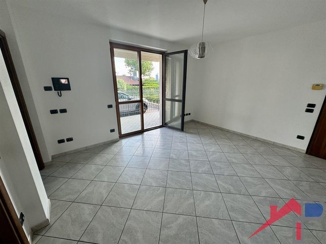 Ampio quadrilocale con giardino privato Almenno San Salvatore