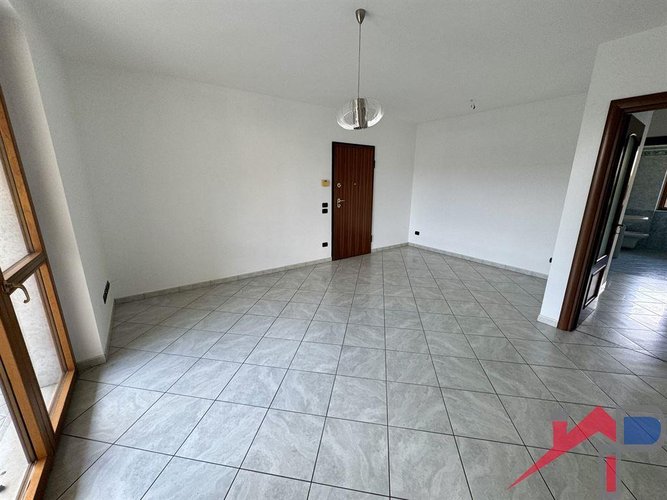 Ampio quadrilocale con giardino privato Almenno San Salvatore