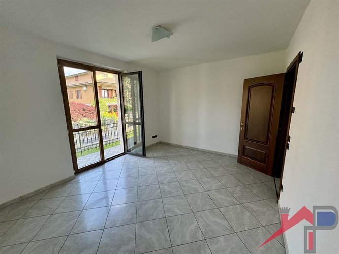 Ampio quadrilocale con giardino privato Almenno San Salvatore