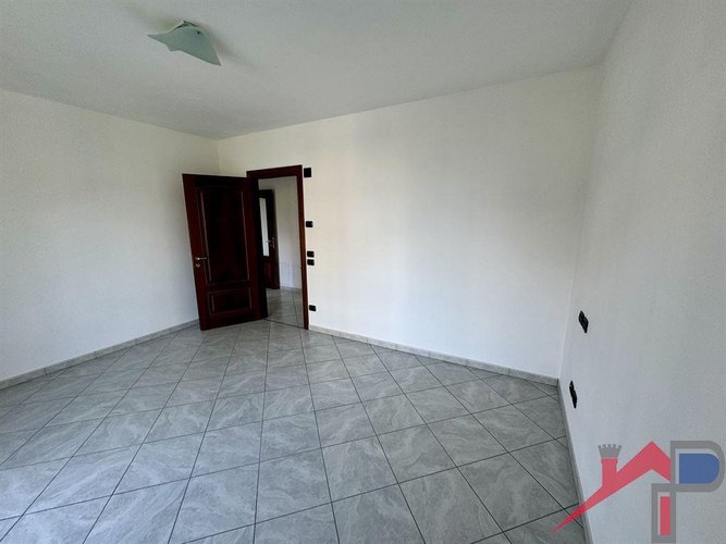 Ampio quadrilocale con giardino privato Almenno San Salvatore