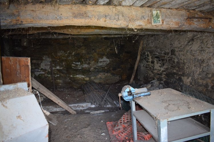 Oltre il Colle-Zorzone, introvabile porzione di rustico con terreno Oltre il Colle