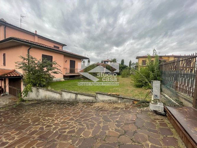 VILLA immersa nel verde con ampi spazi per voi e la vostra famiglia? Lurano