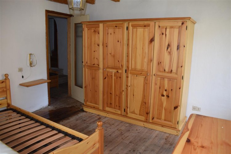 Serina, in casa d’epoca, centralissimo trilocale esente da spese condominiali Serina