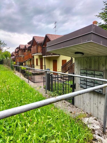 Serina, centralissimo trilocale con box auto e patio esterno esclusivo Serina