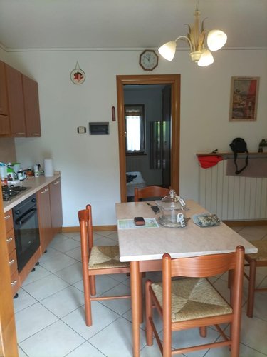 Serina, centralissimo trilocale con box auto e patio esterno esclusivo Serina