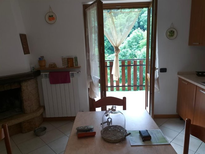 Serina, centralissimo trilocale con box auto e patio esterno esclusivo Serina