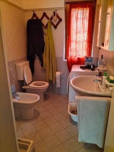 Serina, centralissimo trilocale con box auto e patio esterno esclusivo Serina