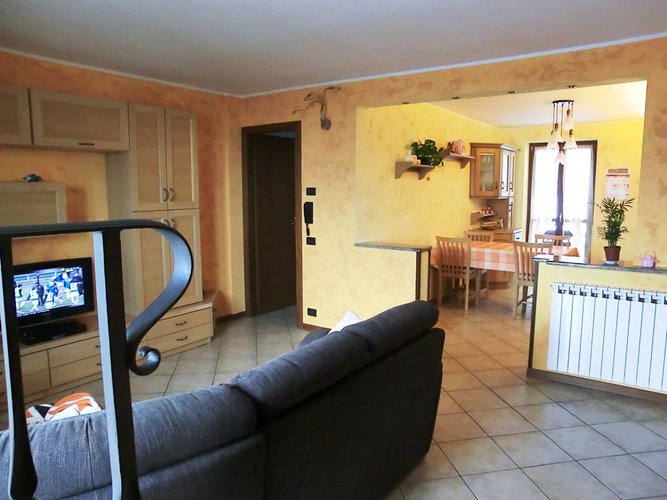 Serina trilocale con terrazzo e box Serina