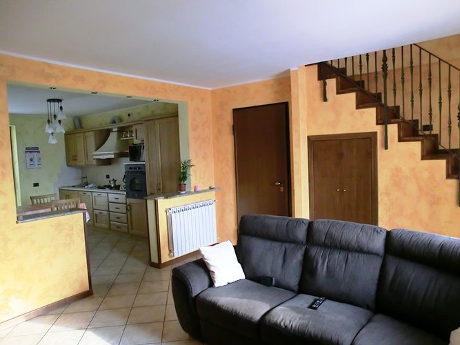 Serina trilocale con terrazzo e box Serina