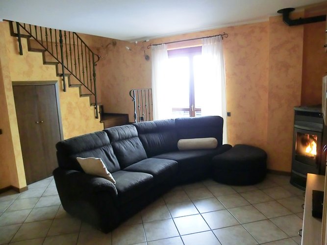 Serina trilocale con terrazzo e box Serina