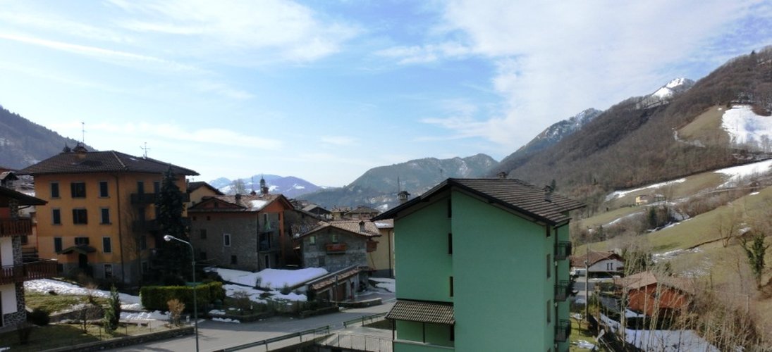 Serina trilocale con ampie balconate Serina