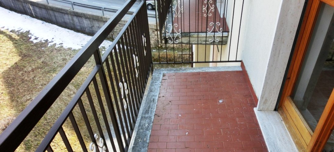 Serina trilocale con ampie balconate Serina