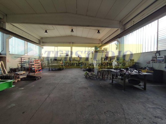 Capannone Industriale Spirano