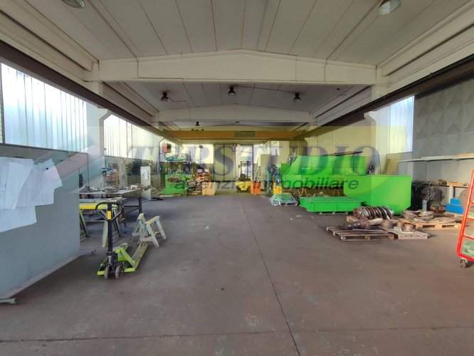 Capannone Industriale Spirano