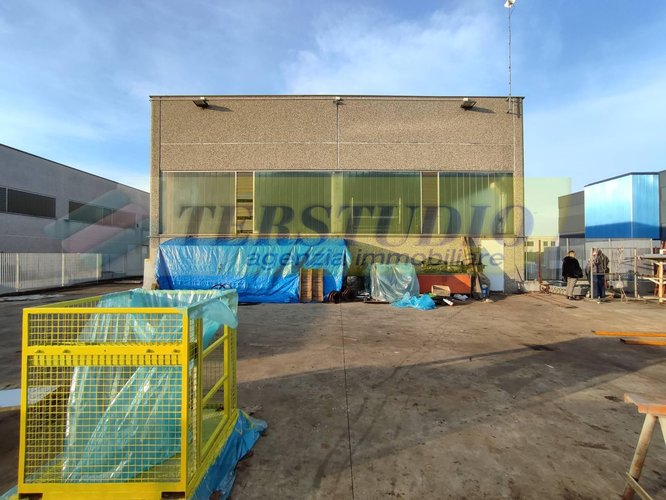 Capannone Industriale Spirano