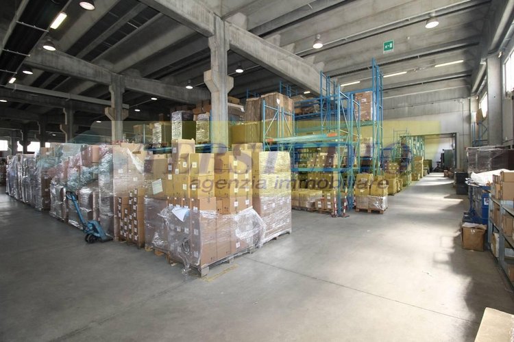 Capannone Industriale Usmate Velate