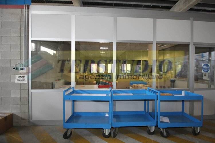 Capannone Industriale Usmate Velate