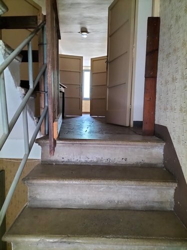 Serina in frazione Lepreno a mt. 825 in casa d’epoca ampio appartamento con posto auto